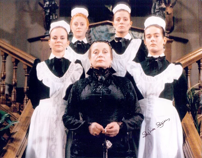 Sylvia Syms autograph