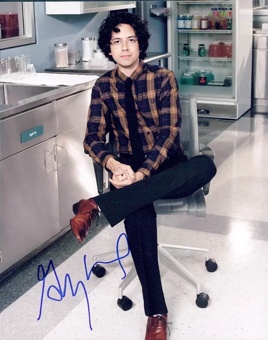 Geoffrey Arend autograph