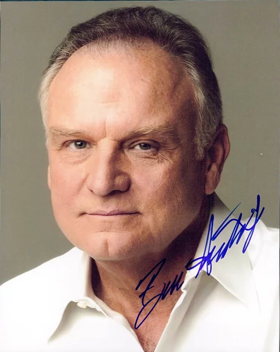 Bill Smitrovich autograph
