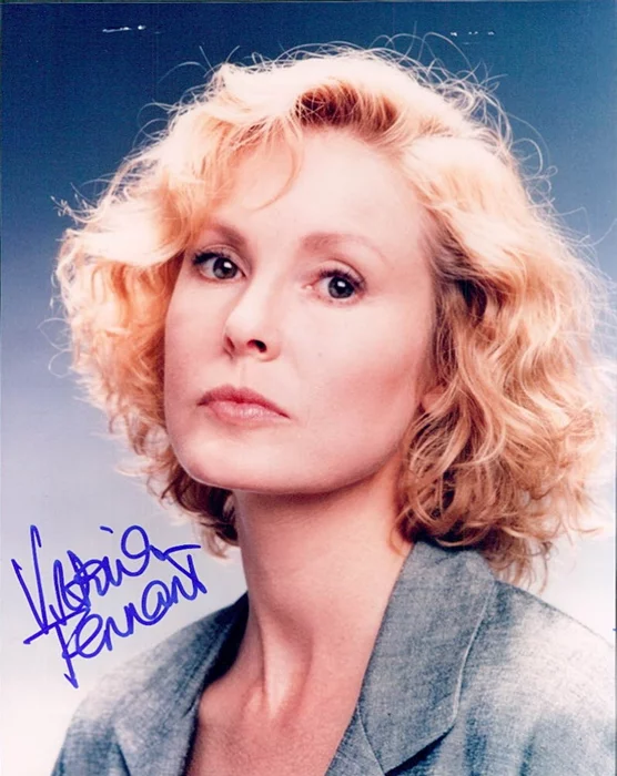 Victoria Tennant autograph