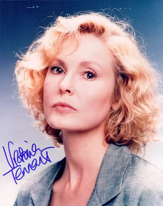 Victoria Tennant autograph