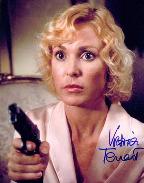 Victoria Tennant autograph