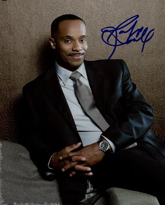 Rocky Carroll autograph