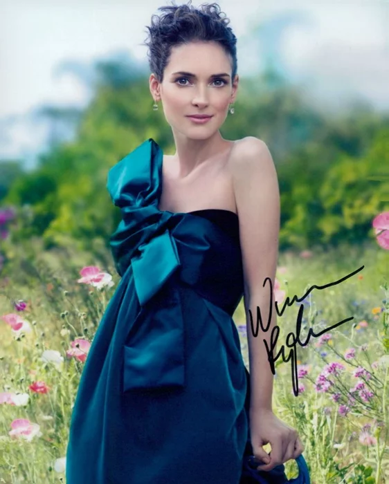 Winona Ryder autograph