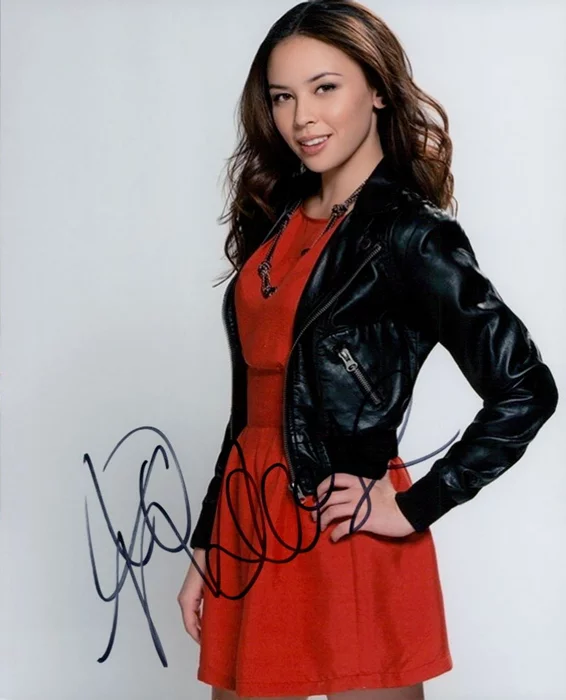 Malese Jow autograph