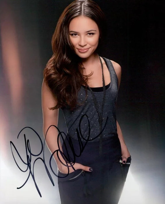 Malese Jow autograph