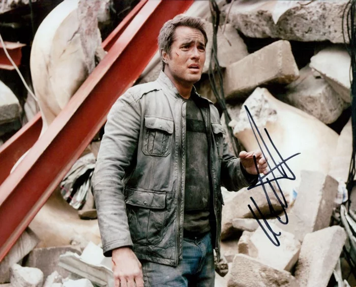Victor Webster autograph