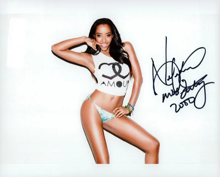 Neferteri Shepherd autograph