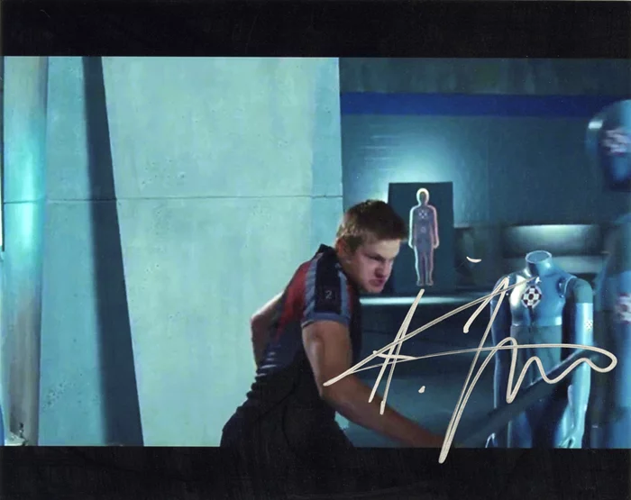 Alexander Ludwig autograph