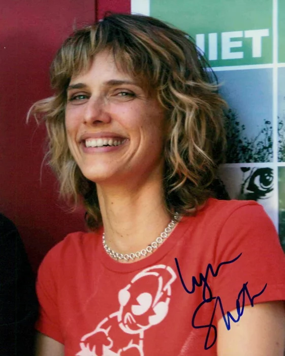 Lynn Shelton autograph