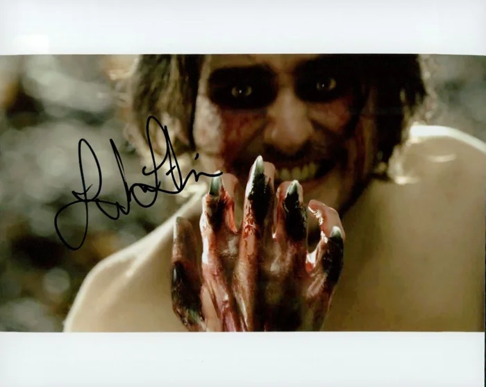 Landon Liboiron autograph
