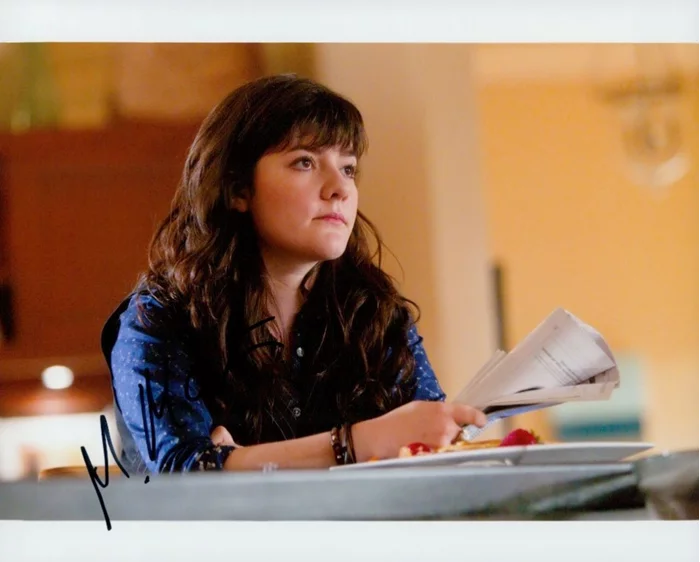 Madeleine Martin autograph
