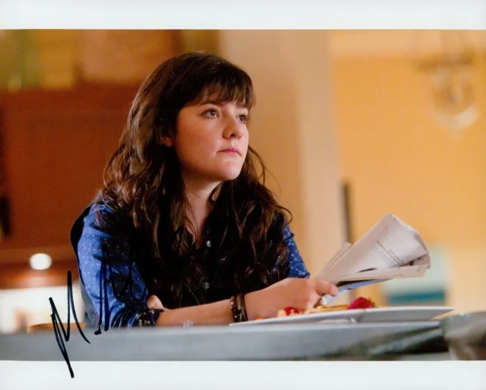 Madeleine Martin autograph