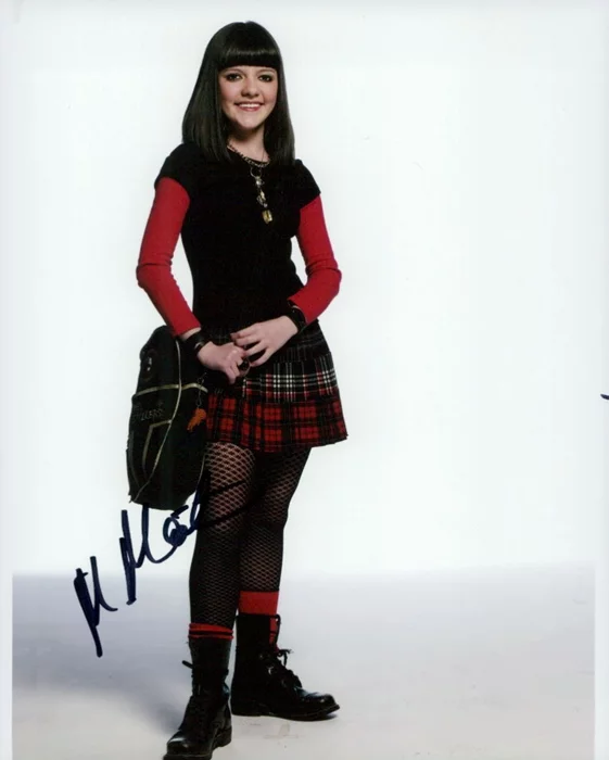 Madeleine Martin autograph