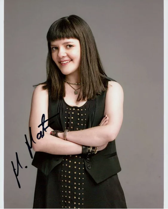 Madeleine Martin autograph