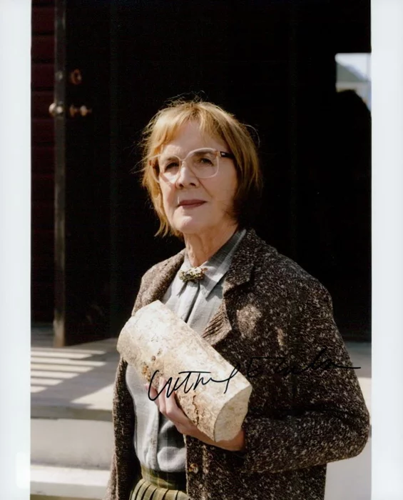 Catherine Coulson autograph