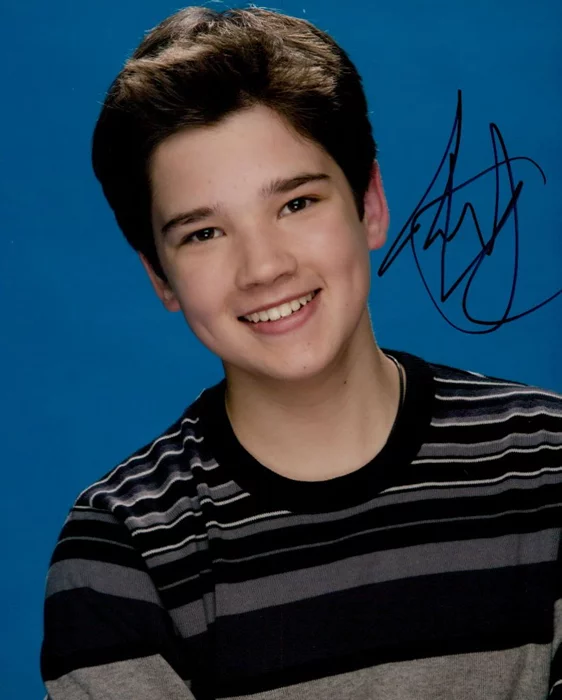 Nathan Kress autograph