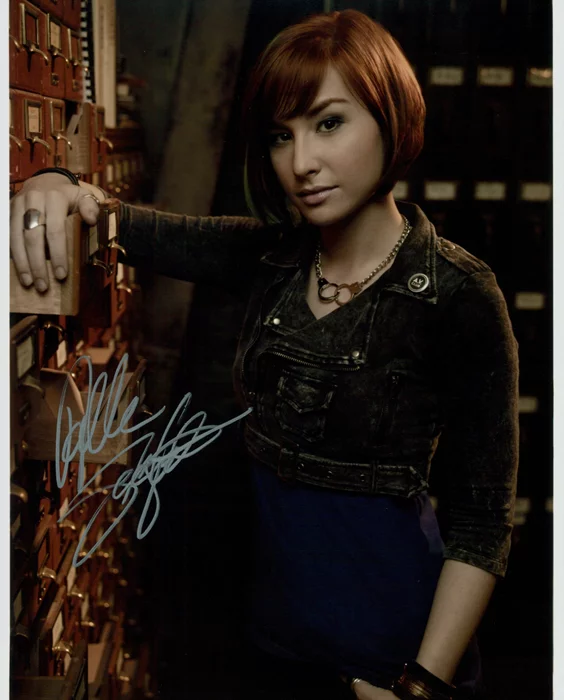 Allison Scagliotti autograph