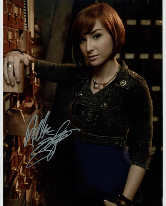 Allison Scagliotti autograph