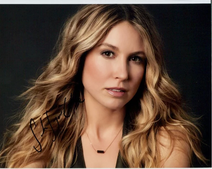 Sarah Carter autograph