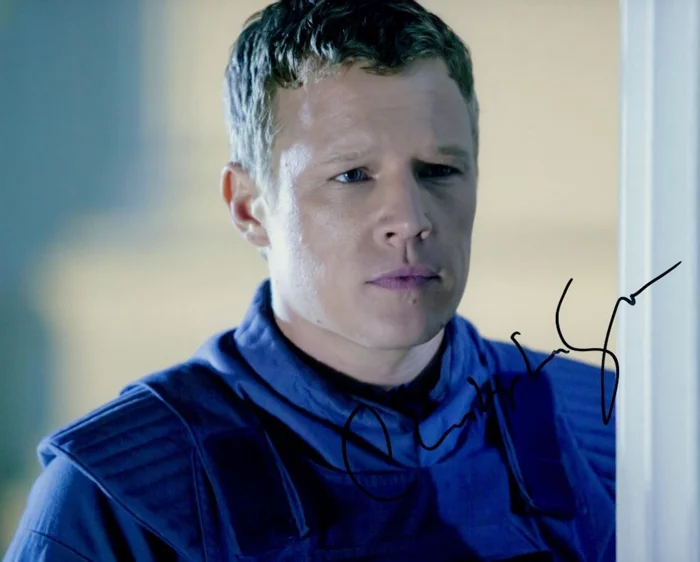 Christopher Egan autograph