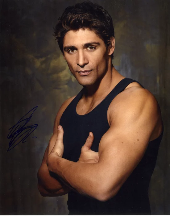 Vincent Irizarry autograph