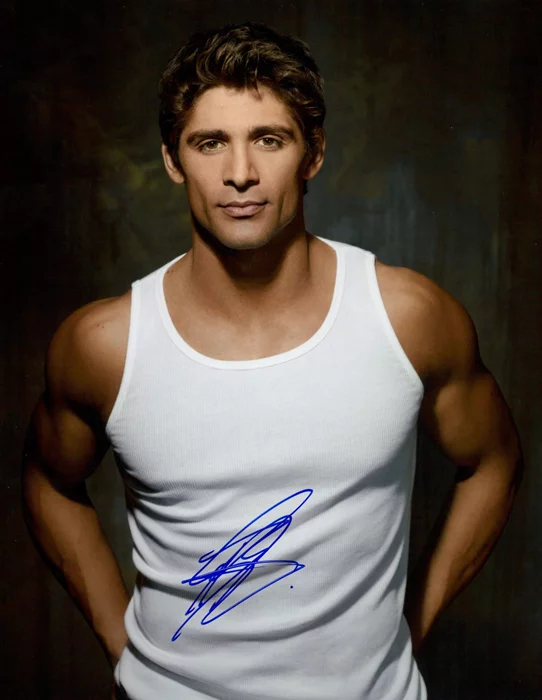 Vincent Irizarry autograph