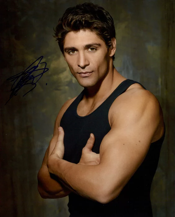 Vincent Irizarry autograph