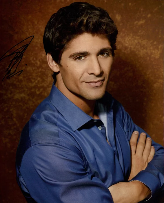Vincent Irizarry autograph