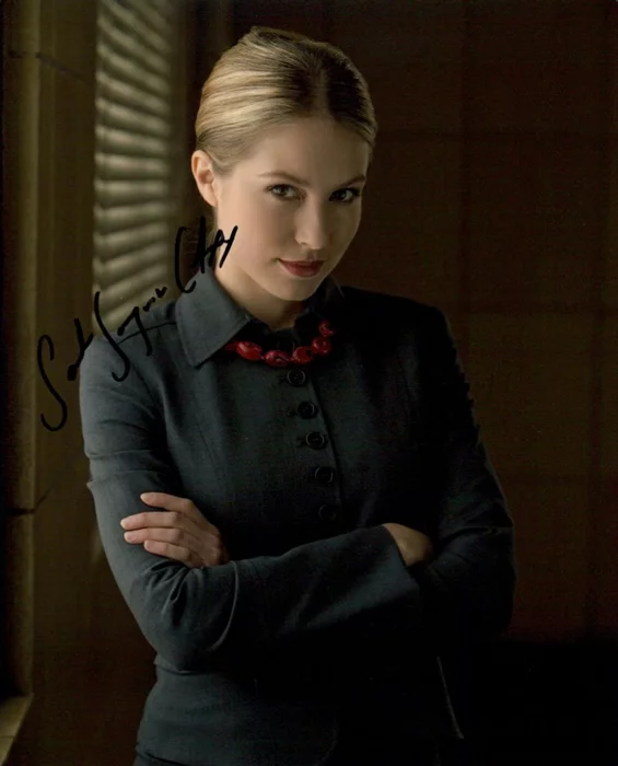 Sarah Carter autograph