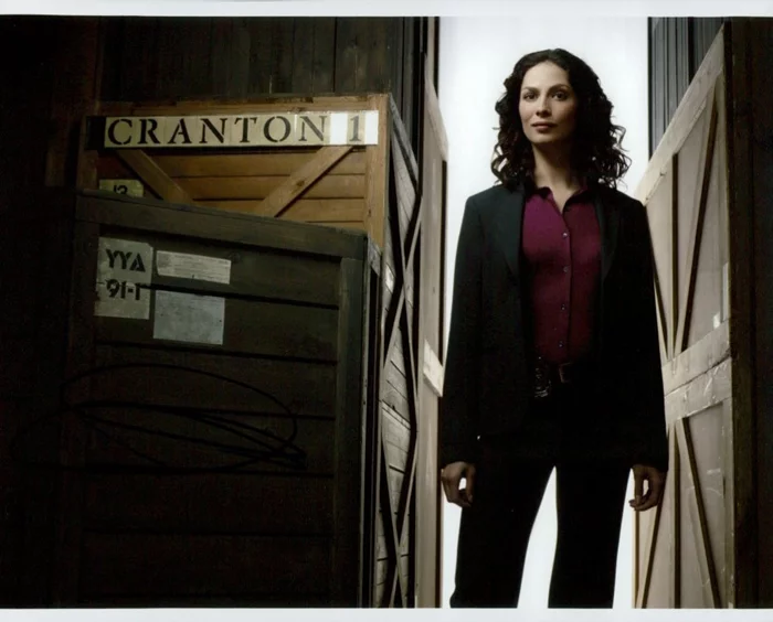 Joanne Kelly autograph