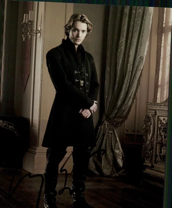 Toby Regbo autograph