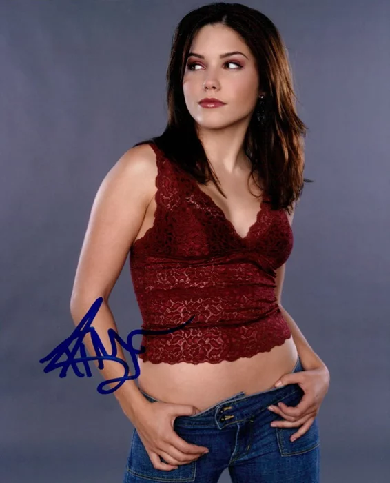 Sophia Bush autograph