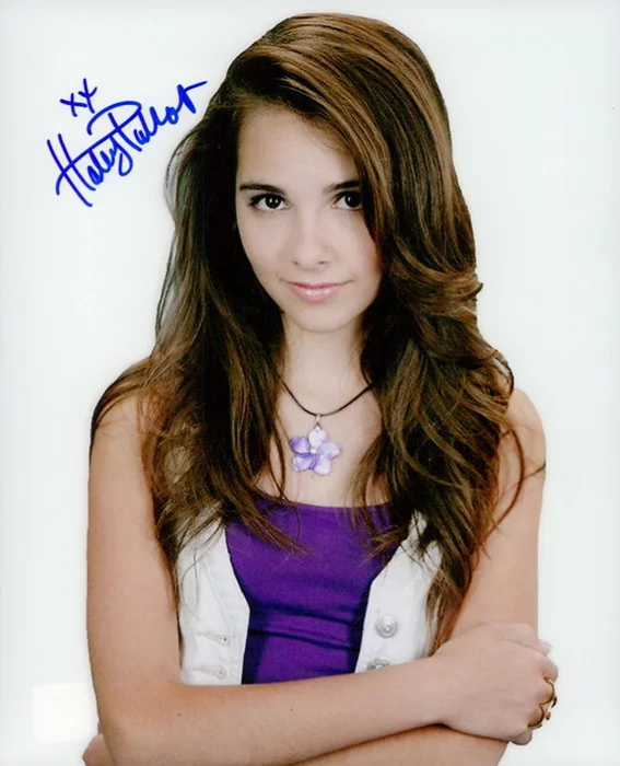 Haley Pullos autograph