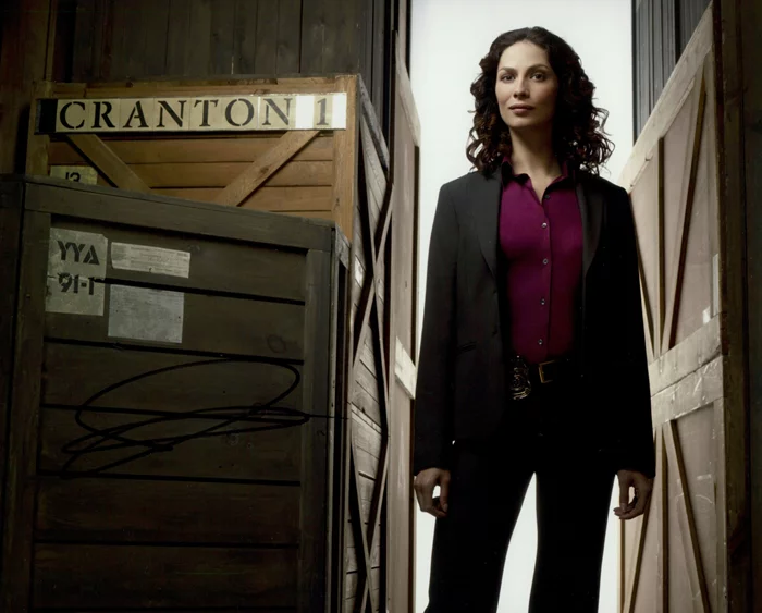 Joanne Kelly autograph