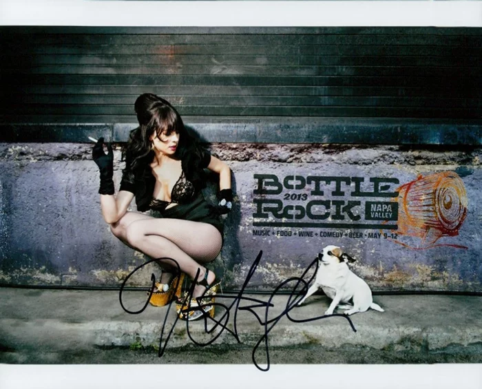 Natasha Leggero autograph