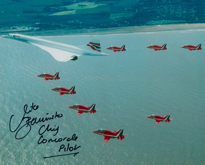 Mike Bannister autograph