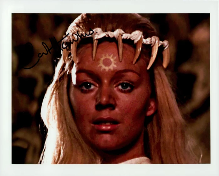 Carol Hawkins autograph