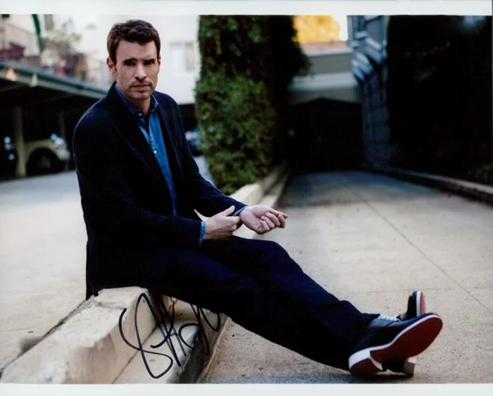 Scott Foley autograph