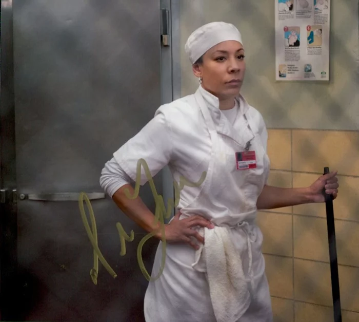Selenis Leyva autograph