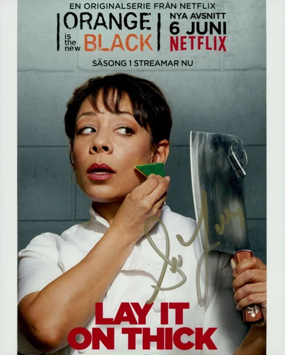 Selenis Leyva autograph