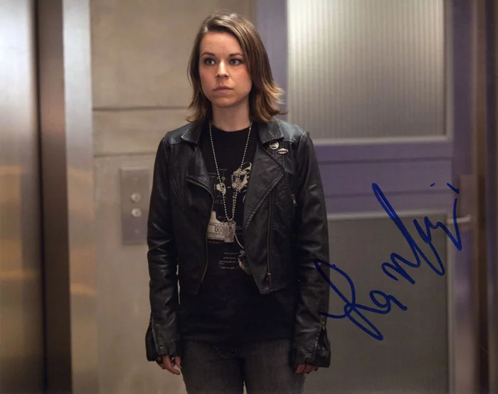 Tina Majorino autograph