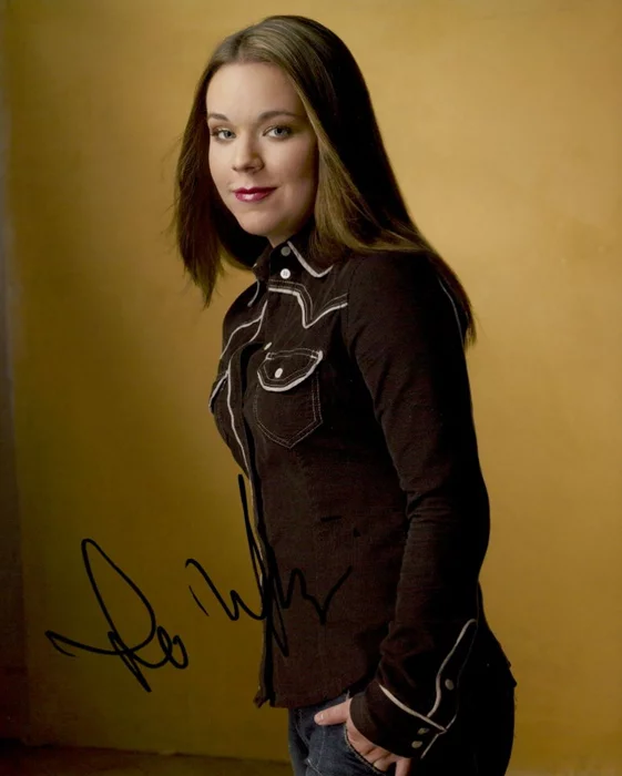 Tina Majorino autograph