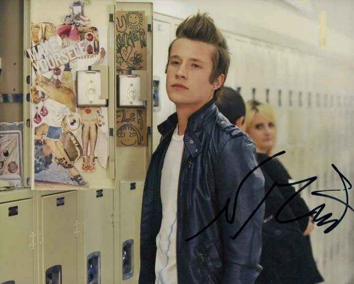 Nick Roux autograph