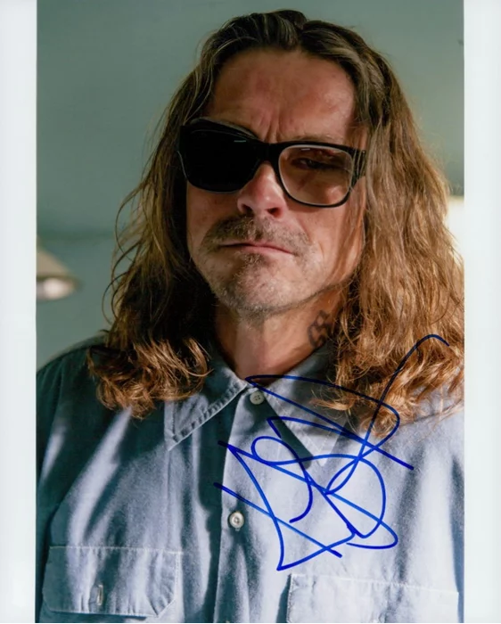  Kurt  Sutter autograph