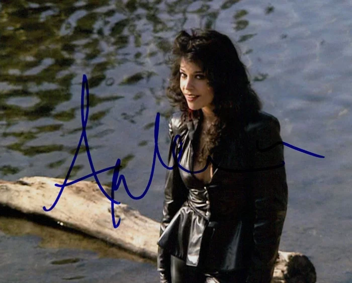 Apollonia autograph
