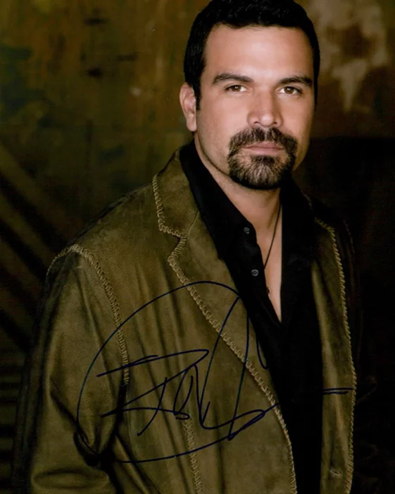 Ricardo Chavira autograph