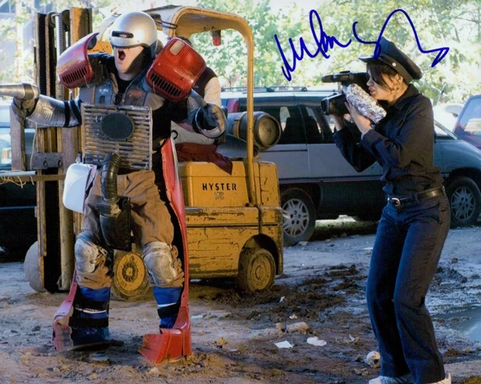 Melonie Diaz autograph