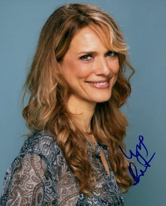 Lynn Shelton autograph