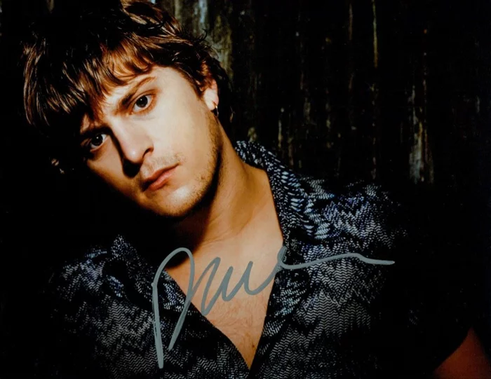 Rob Thomas autograph